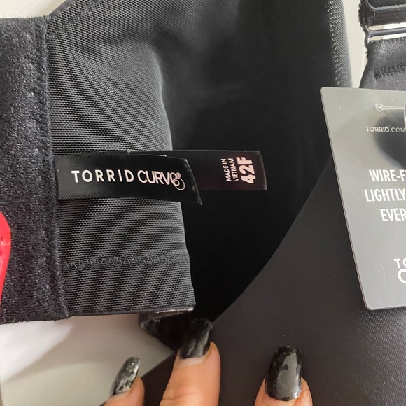 Black bra from Torrid… no underwire size 42f - Picture 3 of 3